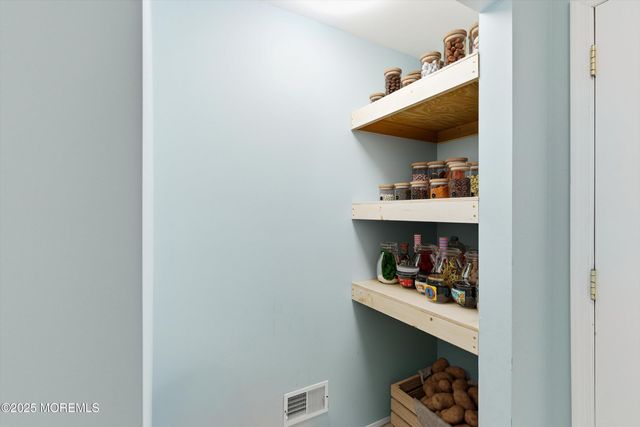 17 Nate Lane, Howell, NJ 07731