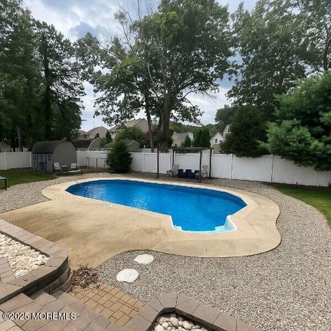 17 Nate Lane, Howell, NJ 07731