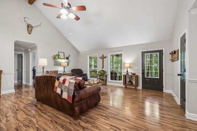 4574 Hampshire Pike, Hampshire, TN 38461