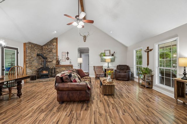 4574 Hampshire Pike, Hampshire, TN 38461
