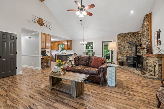 4574 Hampshire Pike, Hampshire, TN 38461