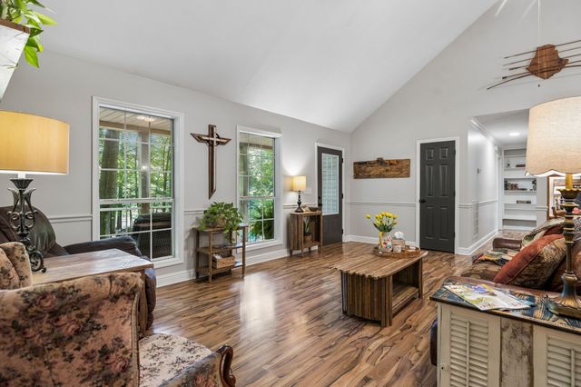 4574 Hampshire Pike, Hampshire, TN 38461