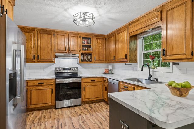 4574 Hampshire Pike, Hampshire, TN 38461