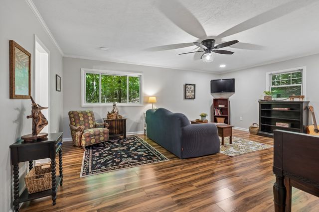 4574 Hampshire Pike, Hampshire, TN 38461