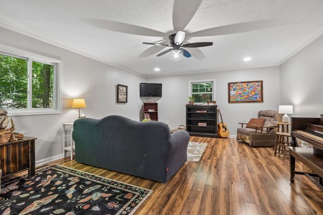 4574 Hampshire Pike, Hampshire, TN 38461