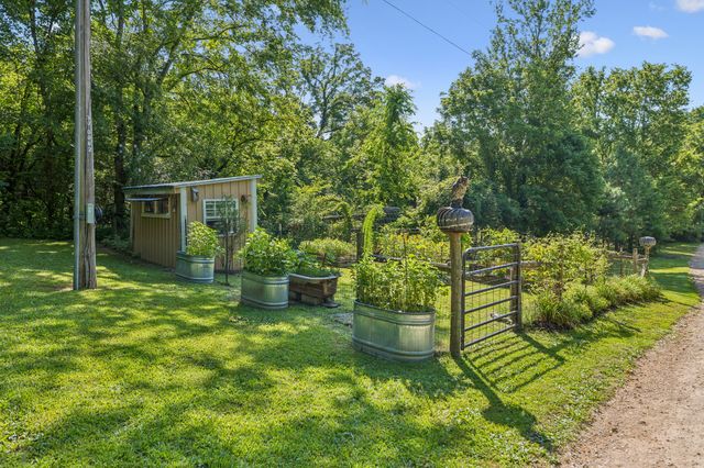 4574 Hampshire Pike, Hampshire, TN 38461