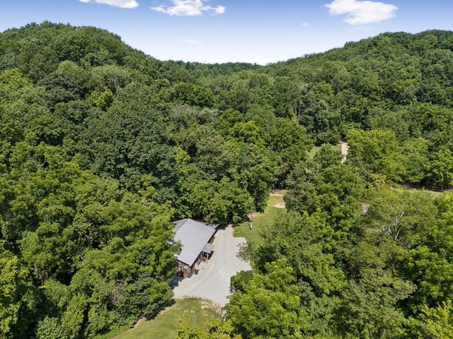 4574 Hampshire Pike, Hampshire, TN 38461