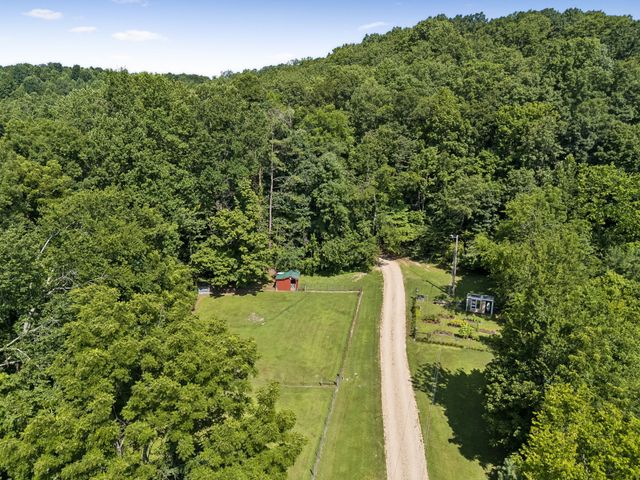 4574 Hampshire Pike, Hampshire, TN 38461