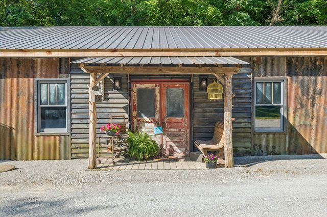 4574 Hampshire Pike, Hampshire, TN 38461