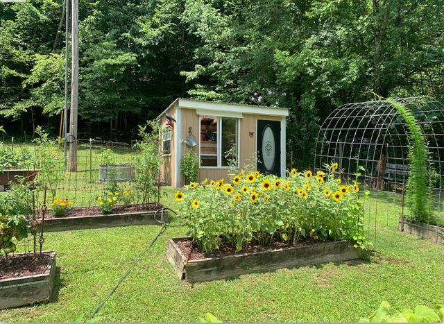 4574 Hampshire Pike, Hampshire, TN 38461