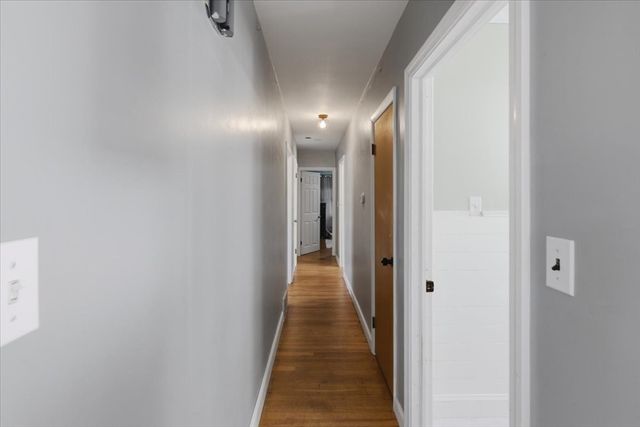8 Deer St, Somerset, MA 02726