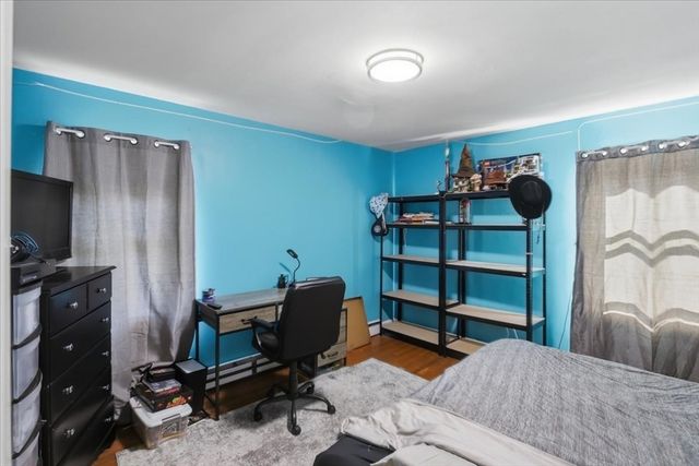 8 Deer St, Somerset, MA 02726