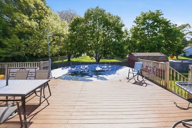 8 Deer St, Somerset, MA 02726