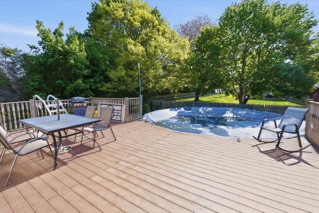 8 Deer St, Somerset, MA 02726