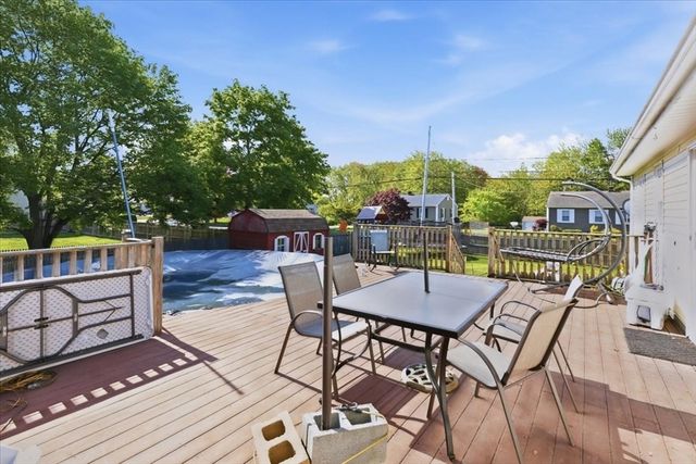 8 Deer St, Somerset, MA 02726