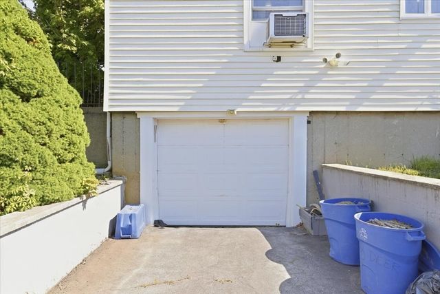8 Deer St, Somerset, MA 02726