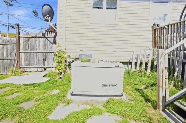 8 Deer St, Somerset, MA 02726