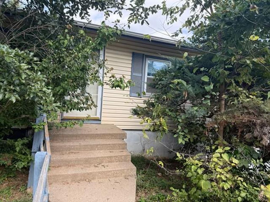 9206 E 44th Street, Kansas City, MO 64133