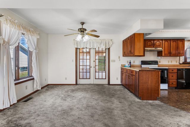 204 W Meade Street, White Heath, IL 61884