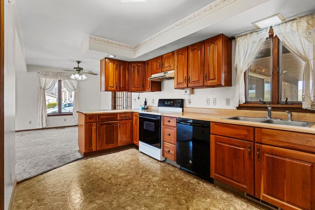 204 W Meade Street, White Heath, IL 61884