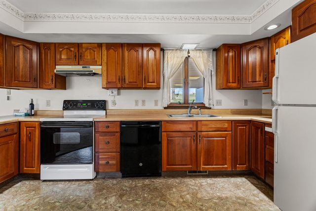 204 W Meade Street, White Heath, IL 61884