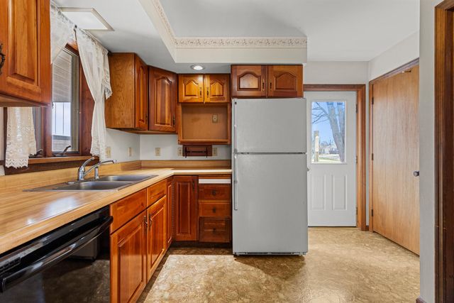 204 W Meade Street, White Heath, IL 61884