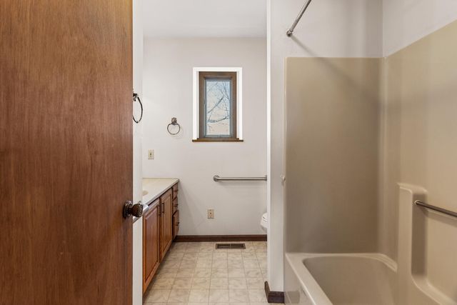 204 W Meade Street, White Heath, IL 61884