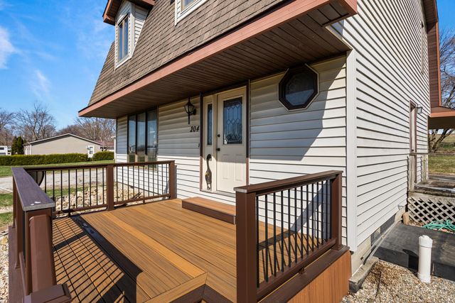 204 W Meade Street, White Heath, IL 61884