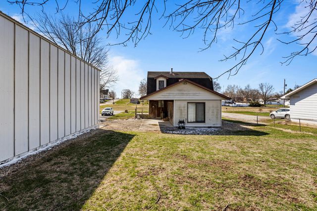 204 W Meade Street, White Heath, IL 61884