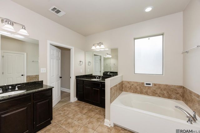 4453 Trial Dr, Addis, LA 70710