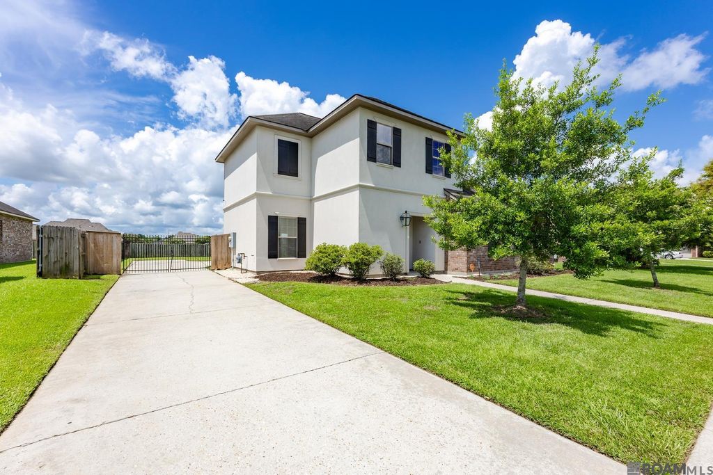 4453 Trial Dr, Addis, LA 70710