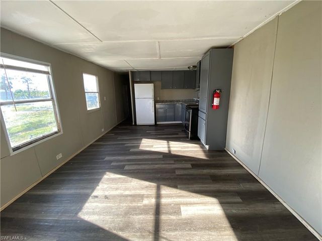 8086 Heck DR # 32, North Fort Myers, FL 33917