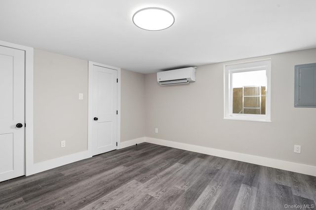 25 Lorraine 1, Northport, NY 11768