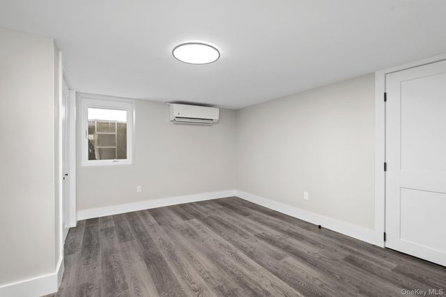 25 Lorraine 1, Northport, NY 11768