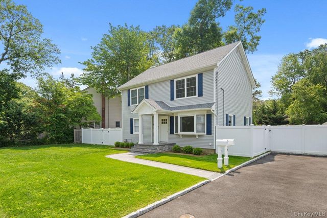 25 Lorraine 1, Northport, NY 11768