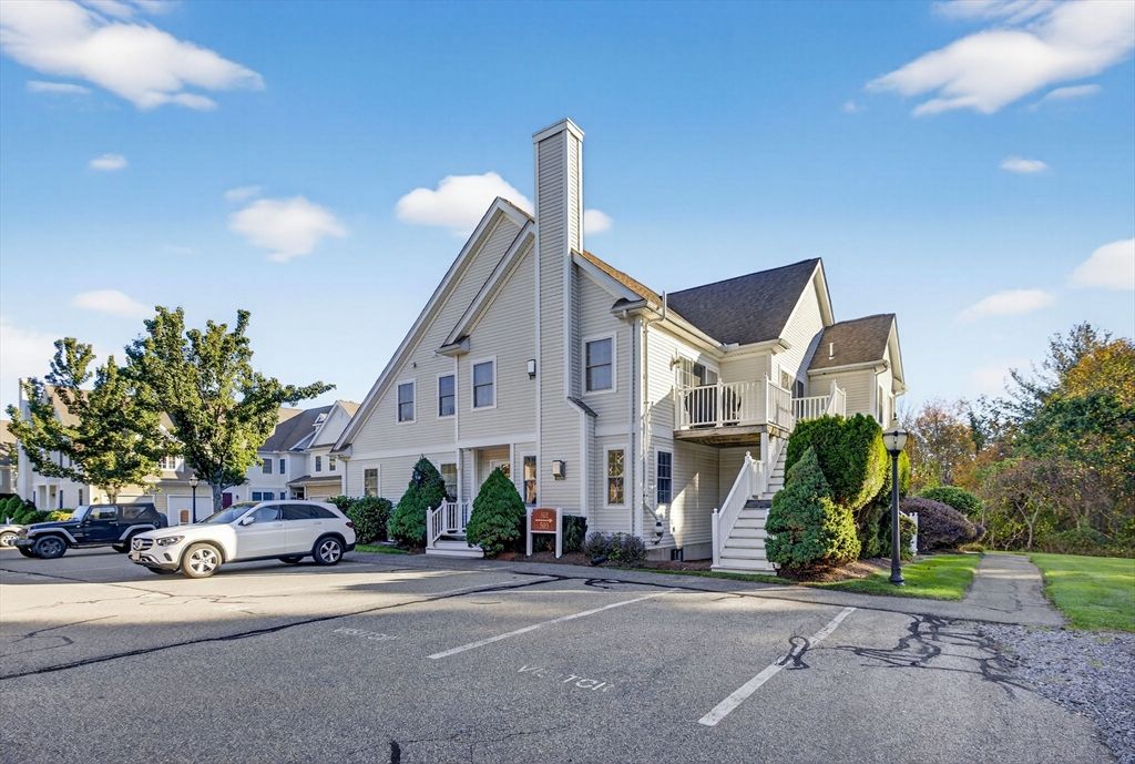 505 Hampton Way 505, Abington, MA 02351