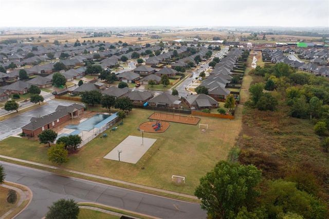 10109 NW 143rd Street, Yukon, OK 73099