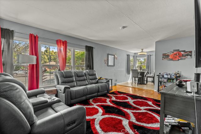 4813 Pacific, Long Beach, CA 90805