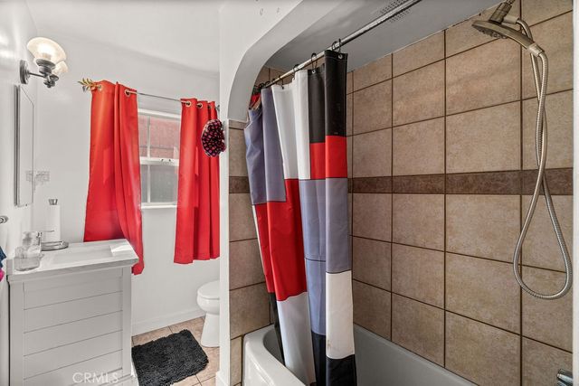 4813 Pacific, Long Beach, CA 90805