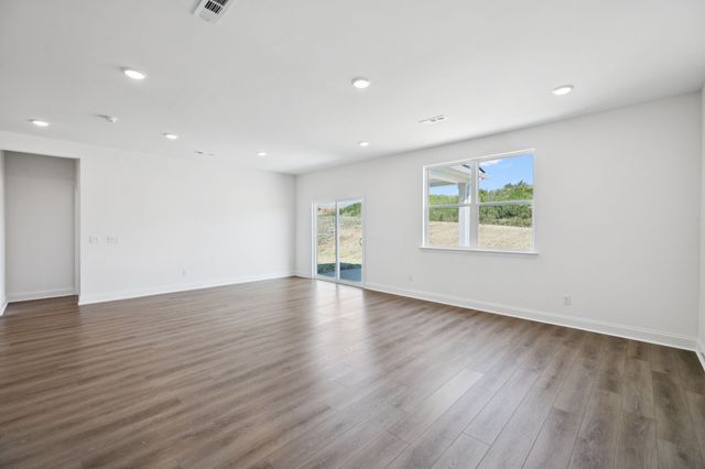 133 Dahlia Dr, La Vergne, TN 37086