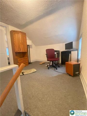 207 Chestnut Street, Slatington Boro, PA 18080