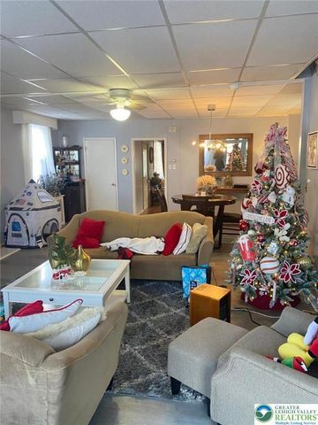 207 Chestnut Street, Slatington Boro, PA 18080