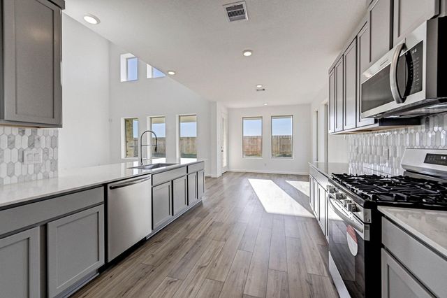 2605 Mackinac Bay Drive, Texas City, TX 77568