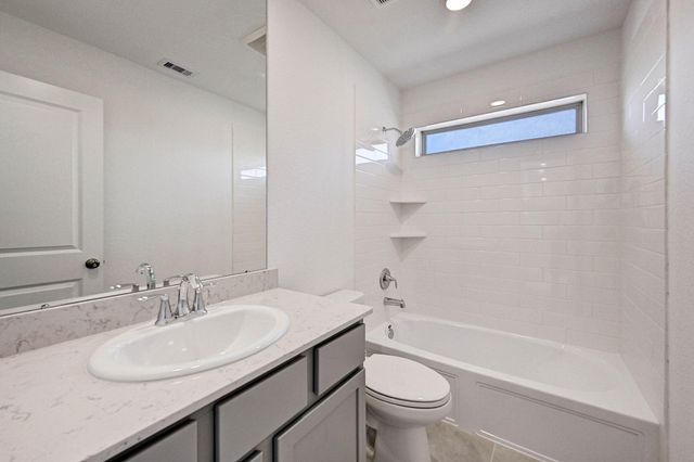 2605 Mackinac Bay Drive, Texas City, TX 77568