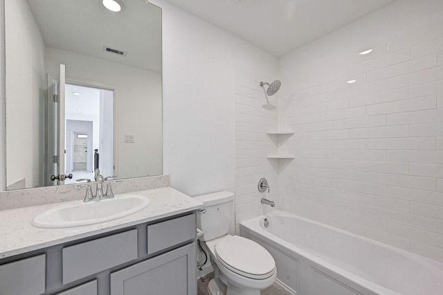 2605 Mackinac Bay Drive, Texas City, TX 77568