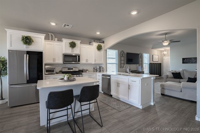 5310 S Andros Avenue, Sand Springs, OK 74063