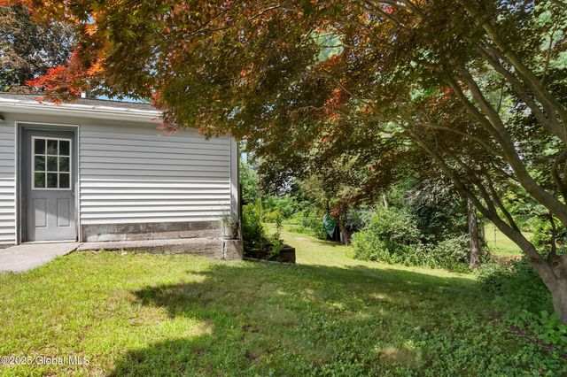 13 Collamer Drive, Malta, NY 12020