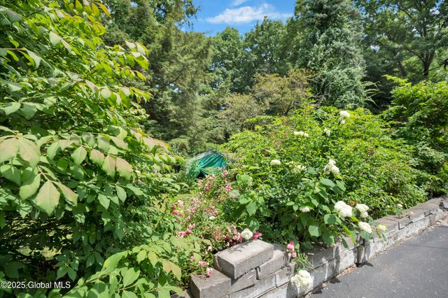 13 Collamer Drive, Malta, NY 12020