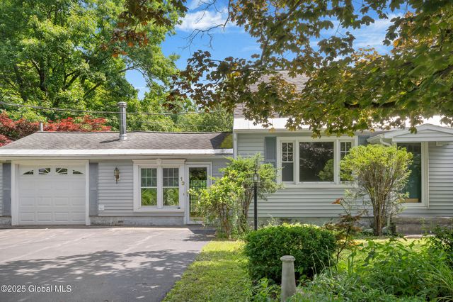13 Collamer Drive, Malta, NY 12020