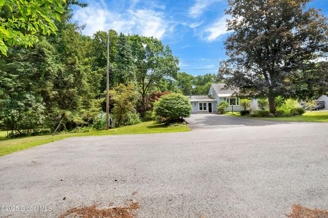 13 Collamer Drive, Malta, NY 12020